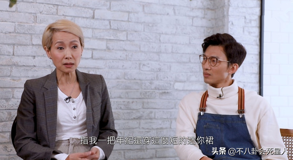 "赵雅芝穿着紫色套装引争议，70岁扮嫩还是自由选择？" 25