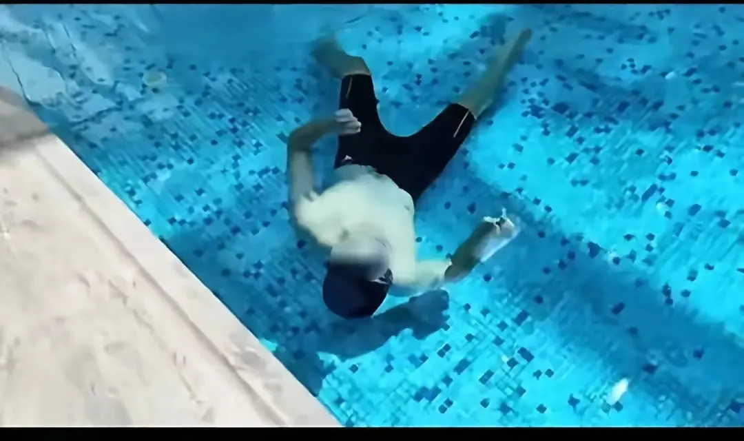 游泳教练憋气练习时意外溺亡，郑州25岁游泳教练溺水身亡事件 3