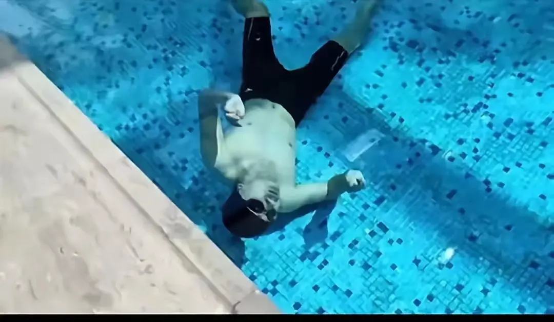 游泳教练憋气练习时意外溺亡，郑州25岁游泳教练溺水身亡事件 5